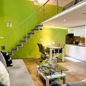Appartement Feel Different, Budapest